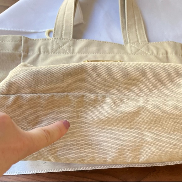 That’s Love authentic tote by Louis Vuitton AUTHENTIC! - Picture 11 of 15